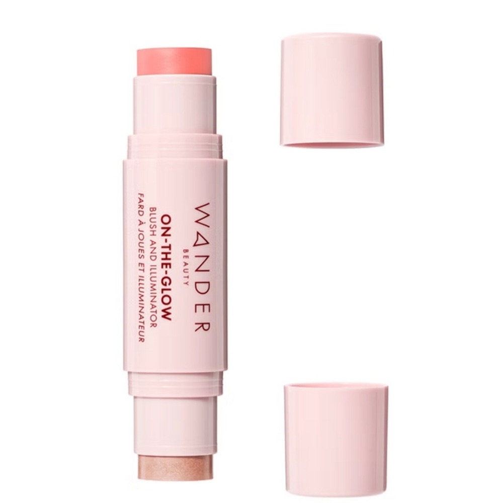 MSRP$38 Wander On-The-Glow Blush and Illuminator iCoral Rose and Nude Glow**NIB